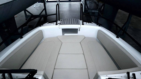 Моторный катер Finnmaster R6